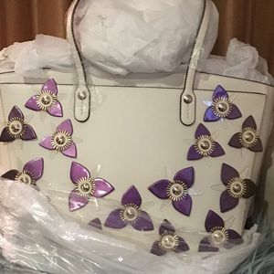 HB West 57th E/W Floral Appliqué Tote